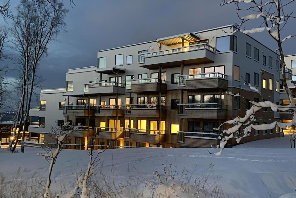 Ny Leilighet I Nytt Bygg I Naturskjonne Omgivelser! Tromsø Kültér fotó
